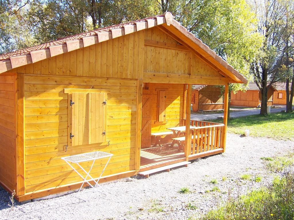 Camping La Motte Flottante La Freissinouse エクステリア 写真
